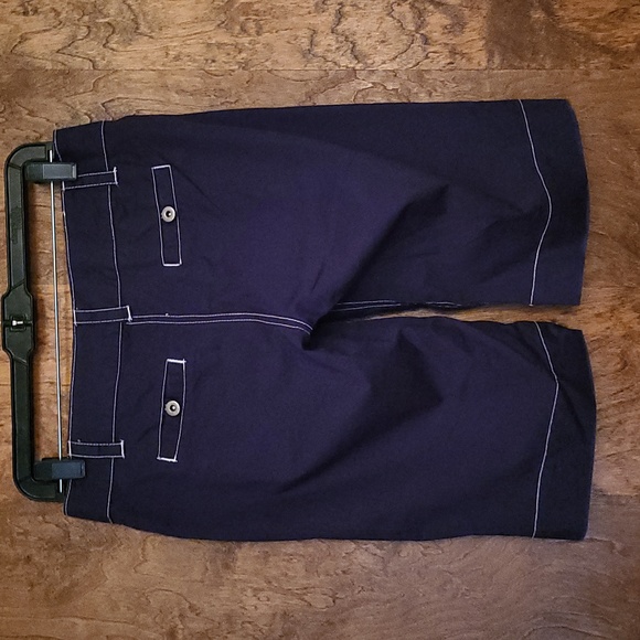 Younique walking shorts  5 - Picture 2 of 8